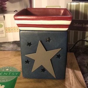 Liberty - Retired Scentsy Lamp